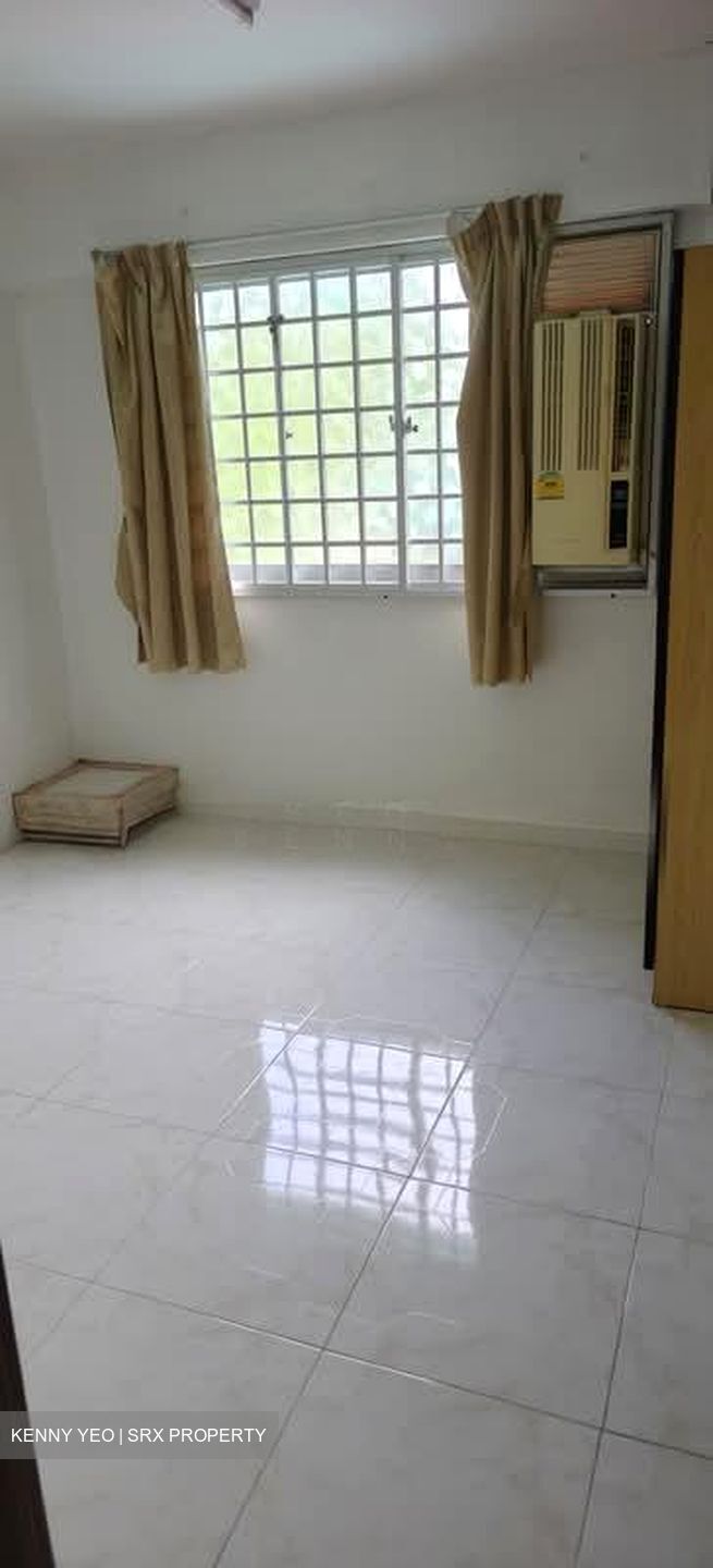 Tampines Street 42 (D18), Shop House #552435531